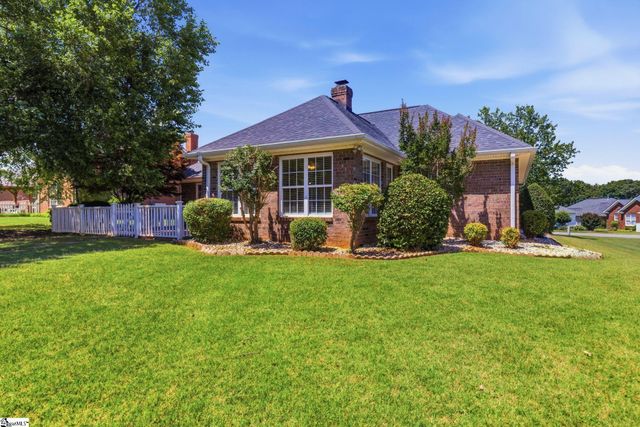 5 St Thomas Court, Greer, SC 29651