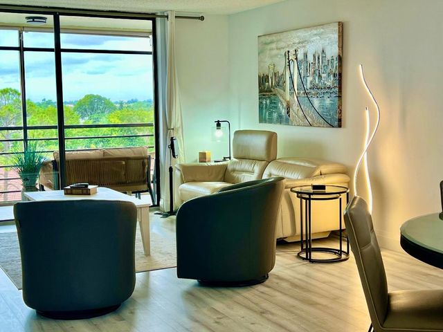 7770 Tahiti Lane 602, Lake Worth, FL 33467