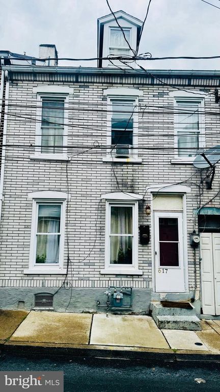 617 OAK STREET, Allentown, PA 18102