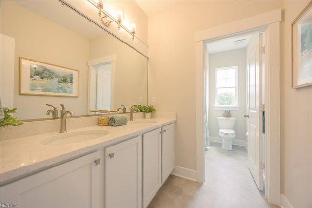 377 Scotland LN, Chesapeake, VA 23320