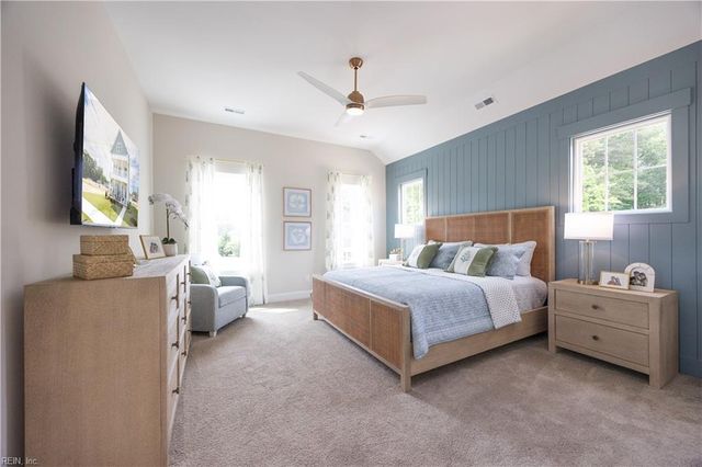 377 Scotland LN, Chesapeake, VA 23320