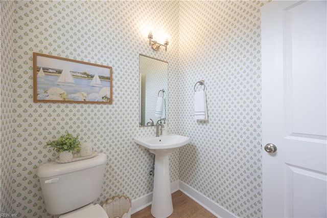 377 Scotland LN, Chesapeake, VA 23320