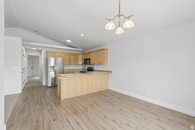1424 N SPRING MOUNTAIN DR, Springville, UT 84663