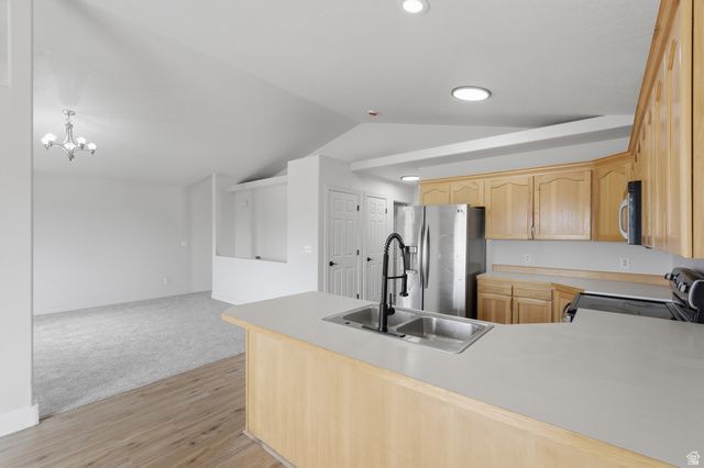 1424 N SPRING MOUNTAIN DR, Springville, UT 84663