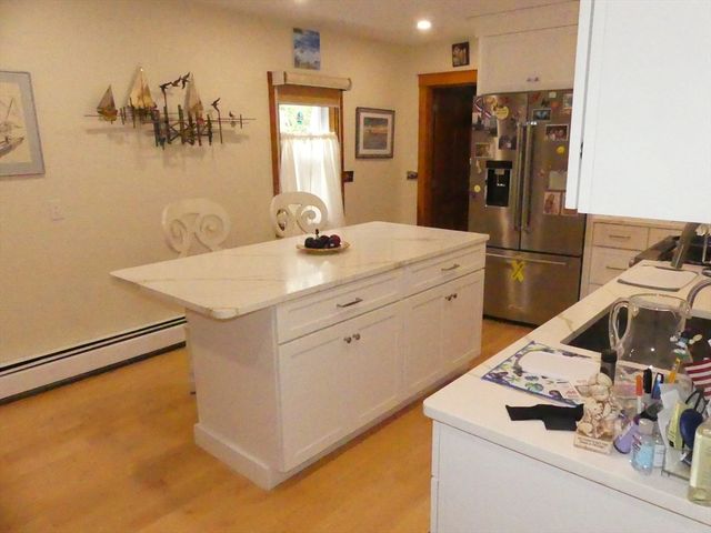 14 Lawrence St, Beverly, MA 01915