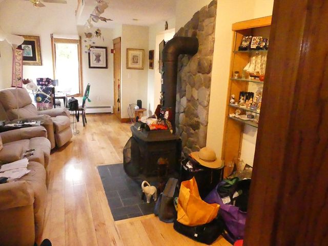 14 Lawrence St, Beverly, MA 01915