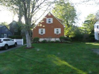 14 Lawrence St, Beverly, MA 01915