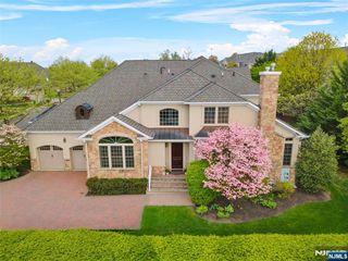 2 Windsor Lane, Ramsey, NJ 07446