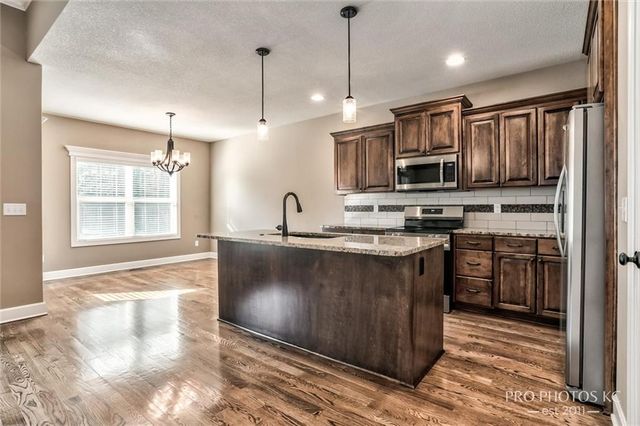 2003 Creek View Lane, Raymore, MO 64083