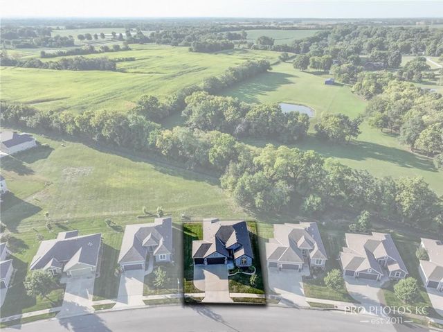 2003 Creek View Lane, Raymore, MO 64083