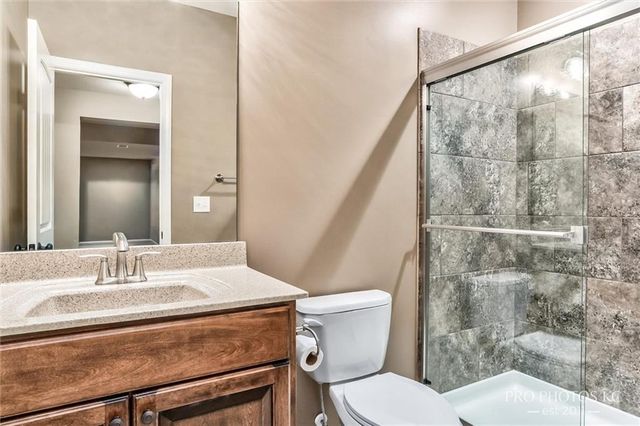 2003 Creek View Lane, Raymore, MO 64083