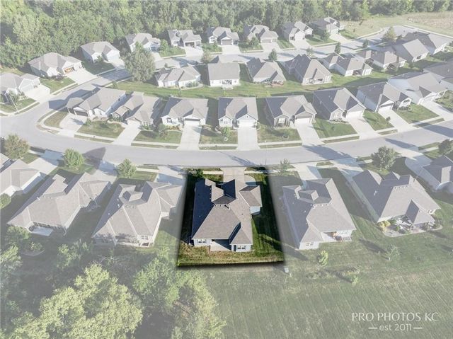 2003 Creek View Lane, Raymore, MO 64083