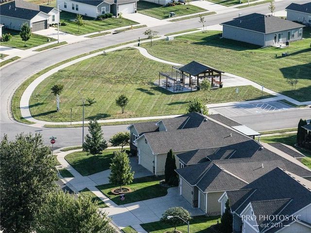 2003 Creek View Lane, Raymore, MO 64083