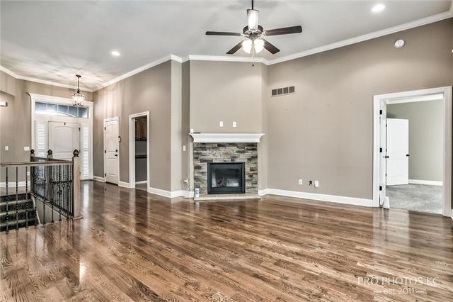 2003 Creek View Lane, Raymore, MO 64083