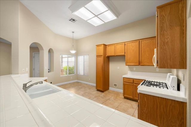447 Gem Smith Pl, Folsom, CA 95630