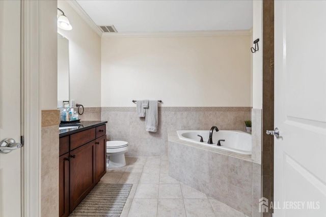 2 N Commerce Square 204, Robbinsville, NJ 08691
