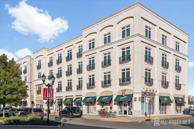 2 N Commerce Square 204, Robbinsville, NJ 08691