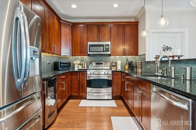 2 N Commerce Square 204, Robbinsville, NJ 08691