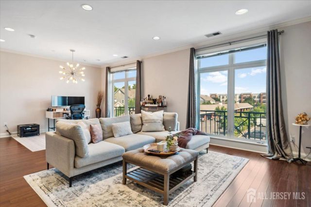 2 N Commerce Square 204, Robbinsville, NJ 08691