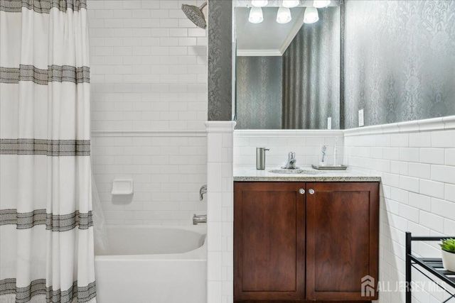 2 N Commerce Square 204, Robbinsville, NJ 08691