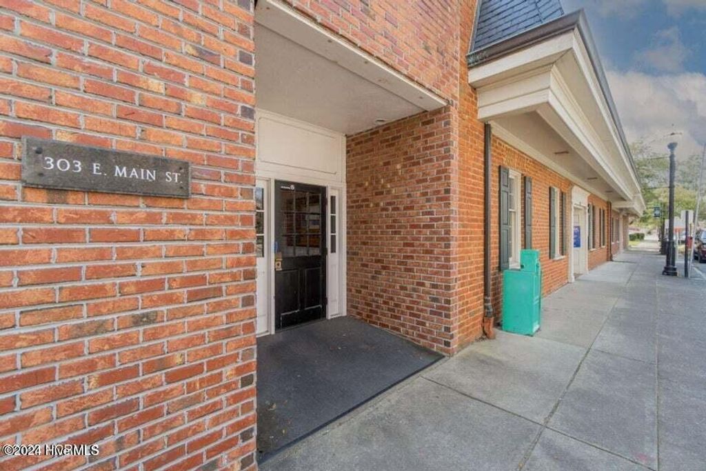 303 E Main Street Suite 8, Elizabeth City, NC 27909