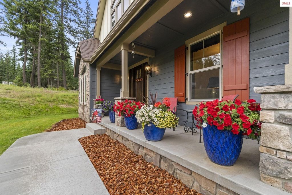 12994 N Walden Lp, Rathdrum, ID 83858 photo 2