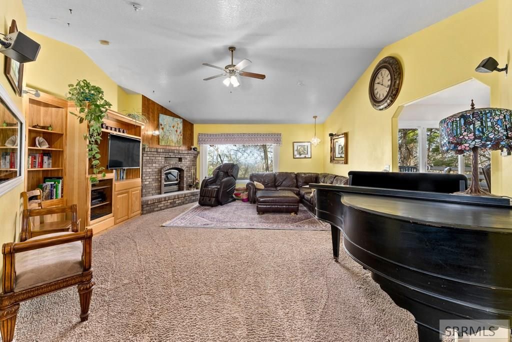 Image 10 of property listing at 1522 Sod Farm Road, Pocatello, ID 83204
