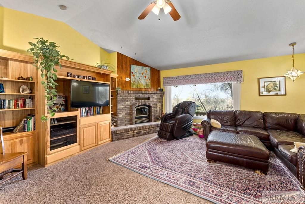 Image 12 of property listing at 1522 Sod Farm Road, Pocatello, ID 83204