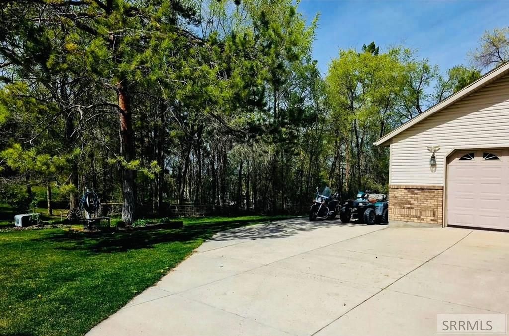 Image 3 of property listing at 1522 Sod Farm Road, Pocatello, ID 83204