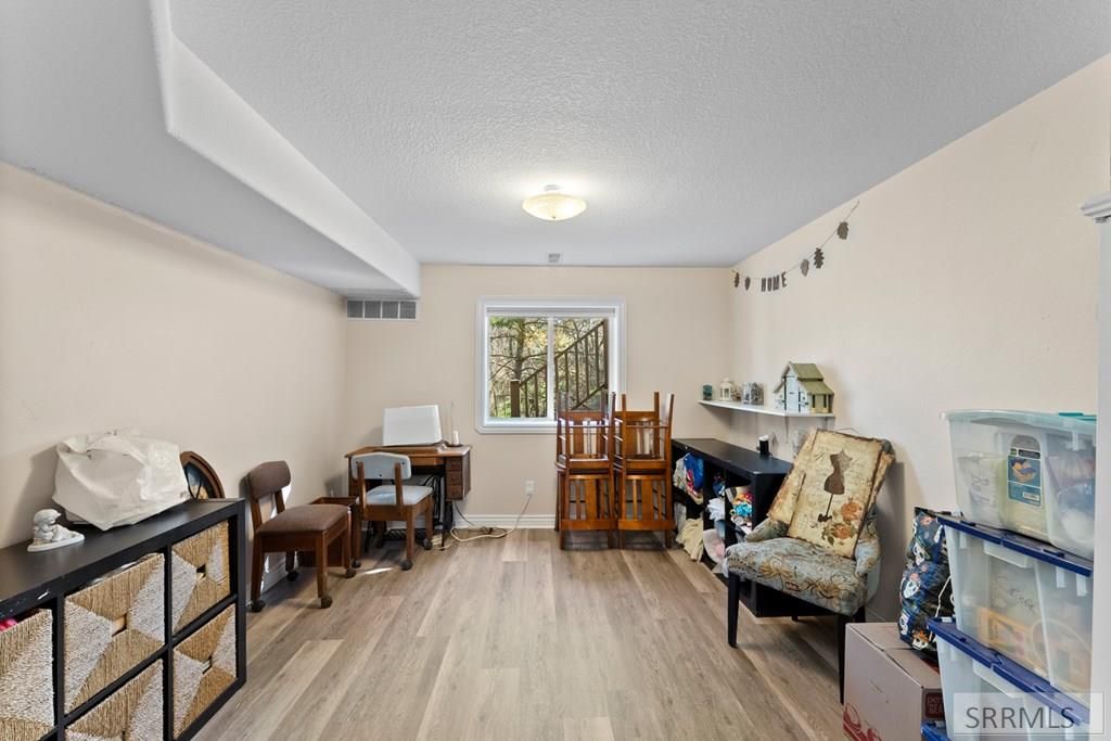Image 37 of property listing at 1522 Sod Farm Road, Pocatello, ID 83204