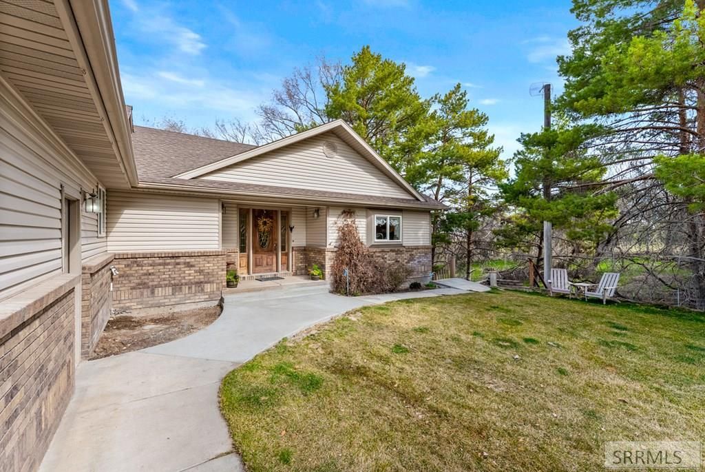 Image 6 of property listing at 1522 Sod Farm Road, Pocatello, ID 83204
