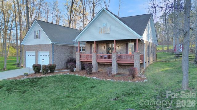 1520 Weatherwood Drive, Lincolnton, NC 28092