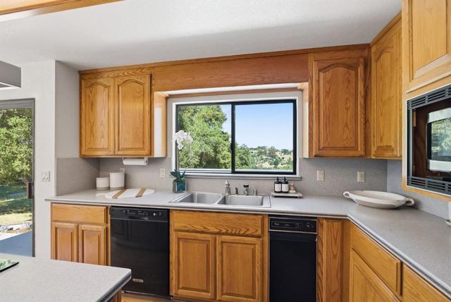 12390 Gigli Court, Los Altos Hills, CA 94022