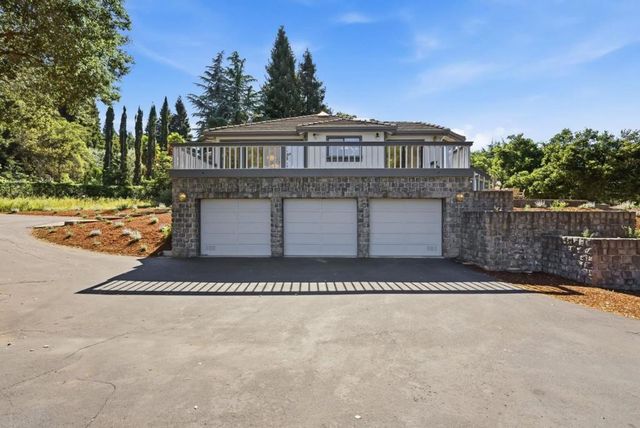 12390 Gigli Court, Los Altos Hills, CA 94022