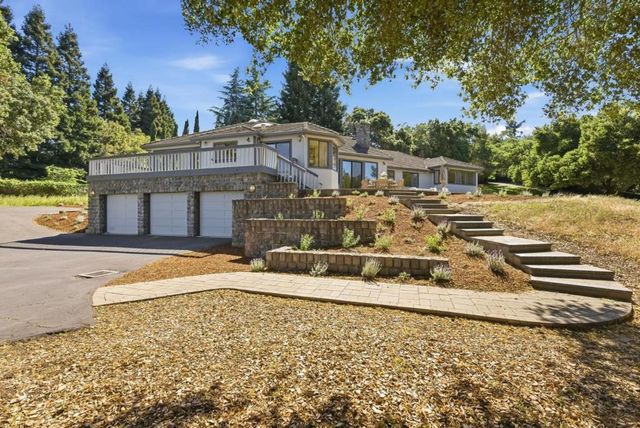 12390 Gigli Court, Los Altos Hills, CA 94022