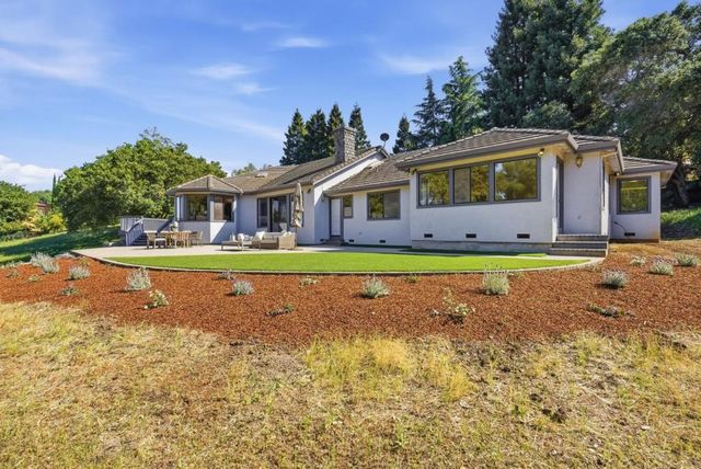 12390 Gigli Court, Los Altos Hills, CA 94022