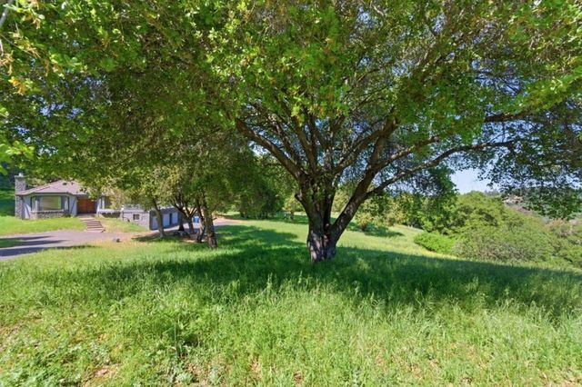 12390 Gigli Court, Los Altos Hills, CA 94022