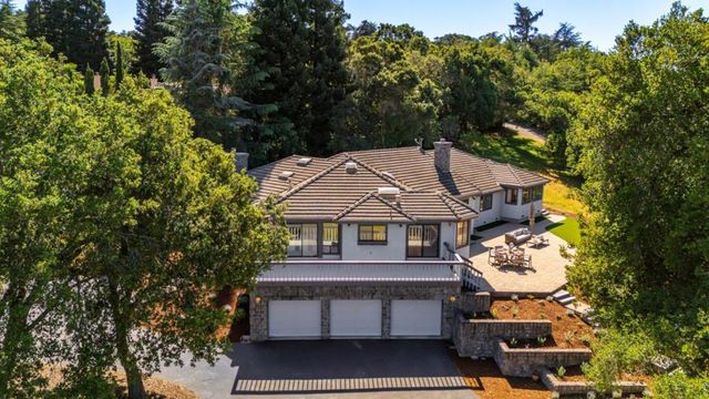 12390 Gigli Court, Los Altos Hills, CA 94022