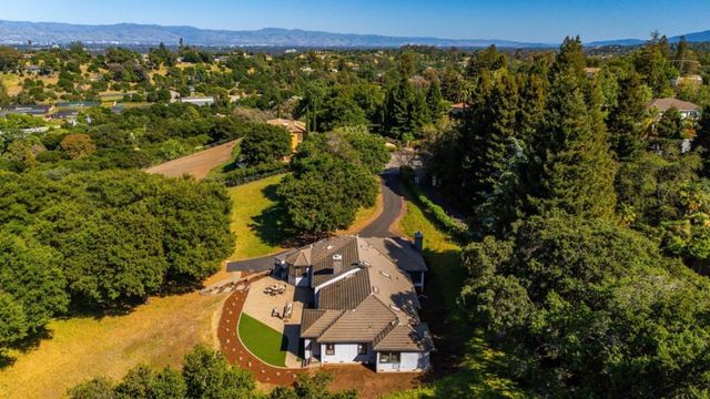 12390 Gigli Court, Los Altos Hills, CA 94022