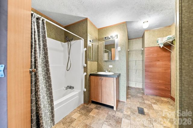8660 Hollywood Drive, Connelly Springs, NC 28612
