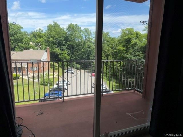 1 Lakeview Drive 4-0, Peekskill, NY 10566