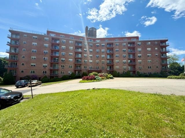1 Lakeview Drive 4-0, Peekskill, NY 10566