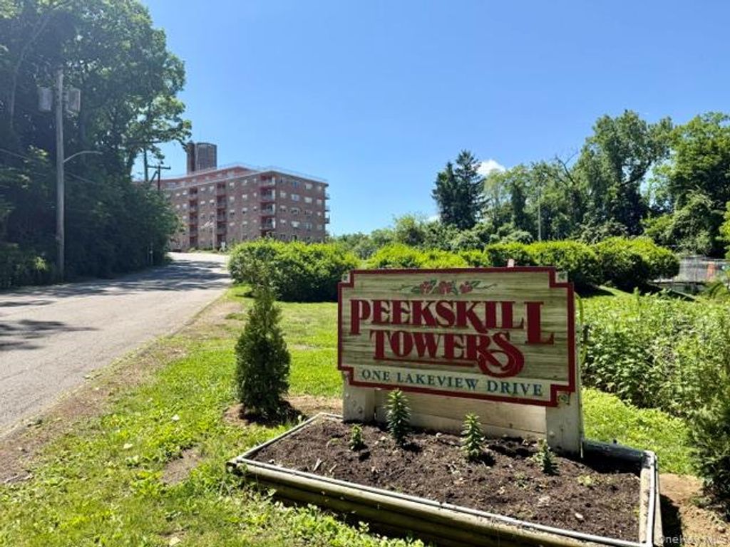 1 Lakeview Drive 4-0, Peekskill, NY 10566