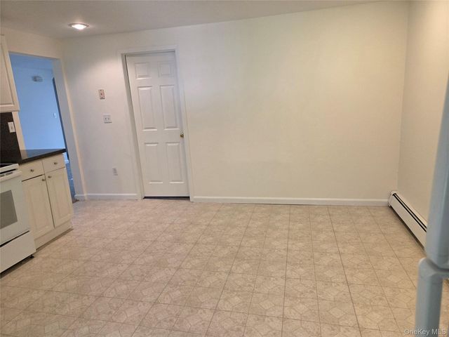 10 Irving Drive, Woodbury, NY 11797