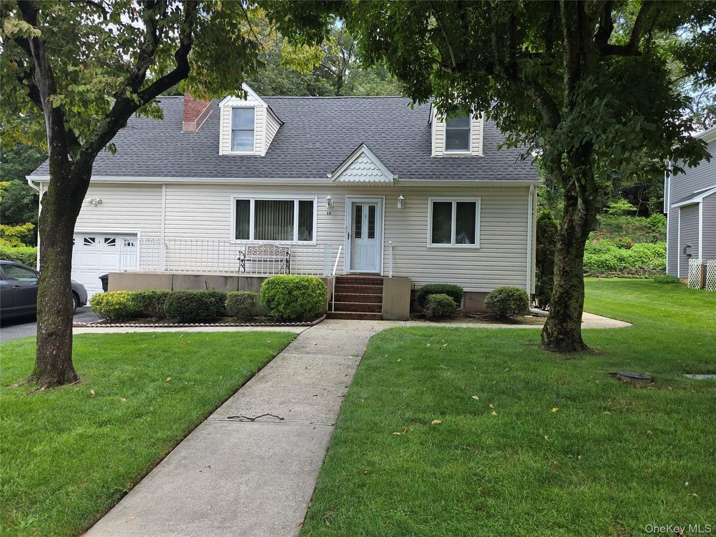 10 Irving Drive, Woodbury, NY 11797