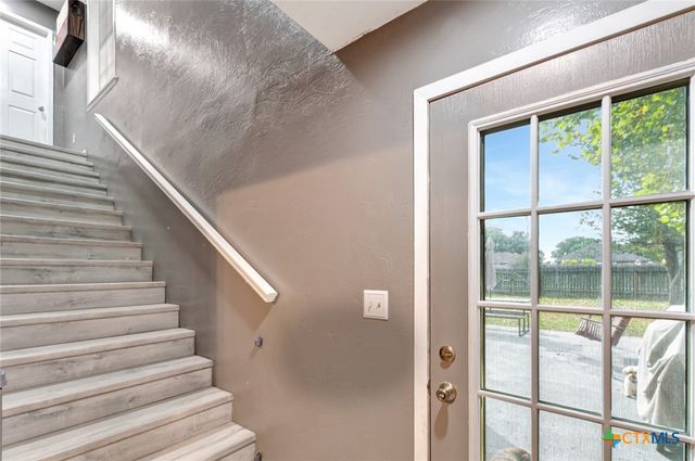 111 Glenmore Street, Victoria, TX 77904