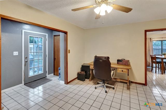 111 Glenmore Street, Victoria, TX 77904