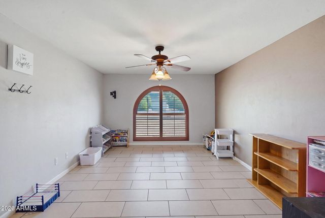 7330 W ANGELA Drive, Glendale, AZ 85308