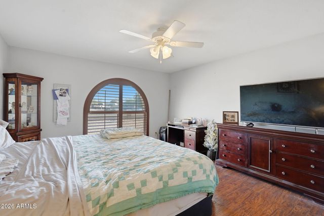 7330 W ANGELA Drive, Glendale, AZ 85308