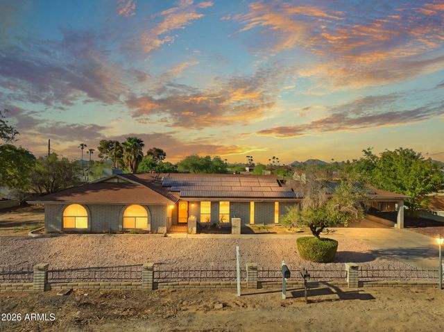 7330 W ANGELA Drive, Glendale, AZ 85308